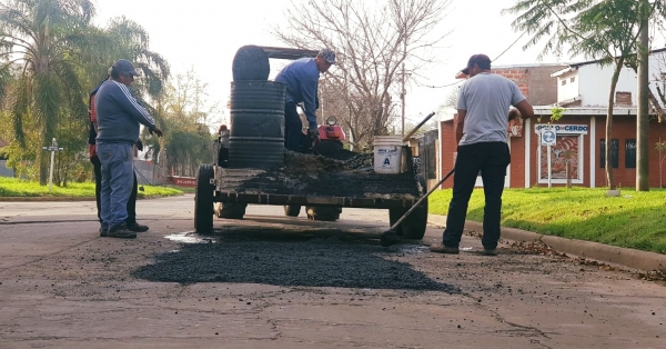 Servicios Públicos: Avanza el plan de bacheo