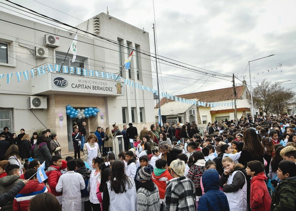 Promesa de Lealtad a la Bandera a los alumnos de 4to. grado