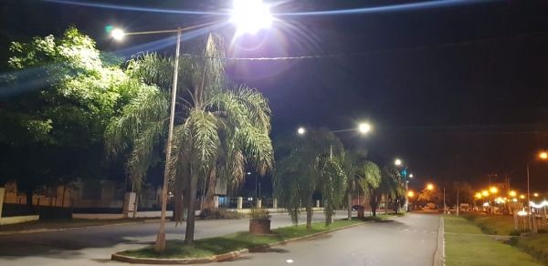 Continúa la Instalación de luminarias LED en la ciudad