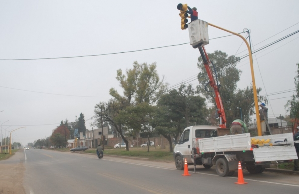 Colocación de  semáforo en Av. San Lorenzo y Av. Francia