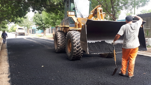 Más asfalto. Continúa el plan de conectividad de los barrios